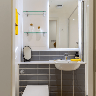 Standard Plus En Suite - Image 4